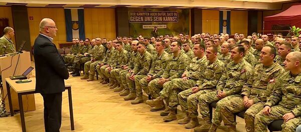 ლევან იზორია ქართველ სამხედროებთან შეხვედრაზე გერმანიაში ლევან იზორია ქართველ სამხედროებთან შეხვედრაზე გერმანიაში - Sputnik საქართველო