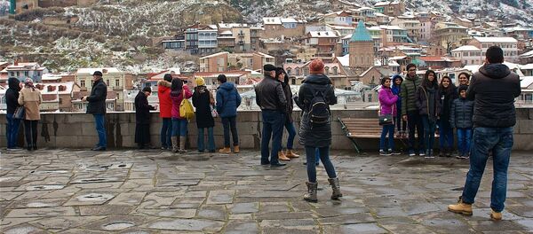 Туристы в историческом центре Тбилиси. Архивное фото - Sputnik Грузия