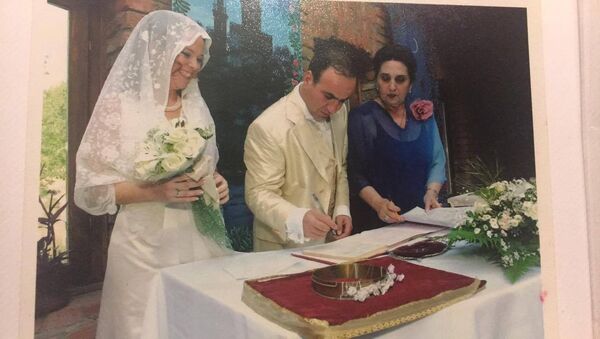 Циала Джоджуа проводит церемонию бракосочетания - Sputnik Грузия
