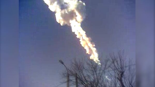Падение метеорита над Челябинском в феврале 2013 года. Архивные кадры - Sputnik Грузия