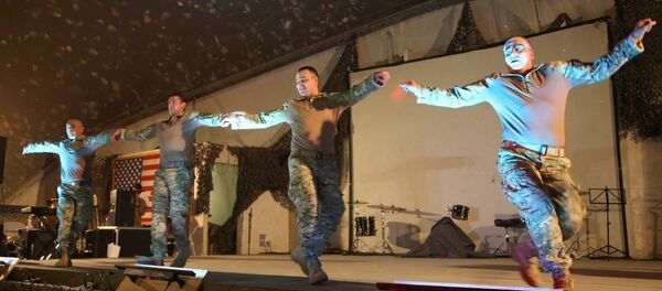 ქართველი სამხედროები ეროვნულ-ცეკვას-ასრულებენ-ავღანეთში ქართველი სამხედროები ეროვნულ-ცეკვას-ასრულებენ-ავღანეთში - Sputnik საქართველო