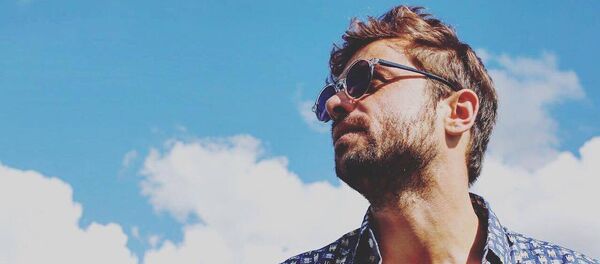 Российский актер Илья Глинников Российский актер Илья Глинников - Sputnik Грузия