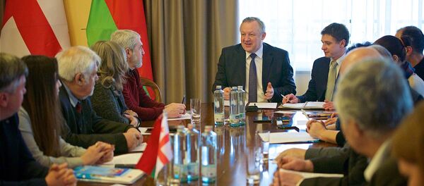 ბელარუსის ელჩი ქართული მედიის წარმომადგენლებისათვის პრეს–ტურის GEO VER ბელარუსის ელჩი ქართული მედიის წარმომადგენლებისათვის პრეს–ტურის GEO VER - Sputnik საქართველო