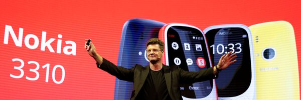Руководитель Nokia-HMD Арто Нуммела представляет на презентации в Барселоне новый аппарат Nokia 3310 - Sputnik საქართველო
