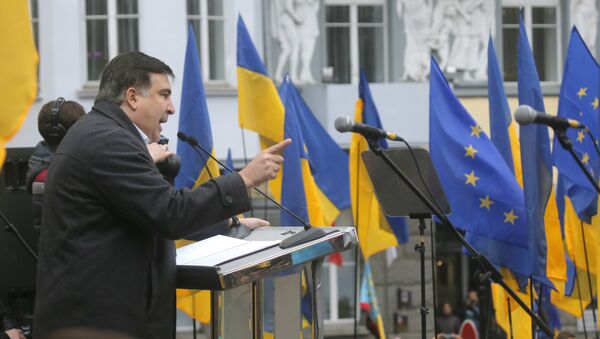Бывший президент Грузии Михаил Саакашвили выступает на митинге перед своими сторонниками в Киеве - Sputnik Грузия