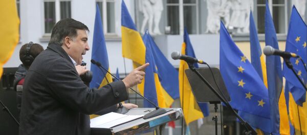 Бывший президент Грузии Михаил Саакашвили выступает на митинге перед своими сторонниками в Киеве - Sputnik Грузия