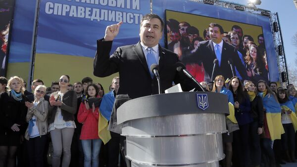 Бывший президент Грузии Михаил Саакашвили выступает перед своими сторонниками в Киеве - Sputnik Грузия