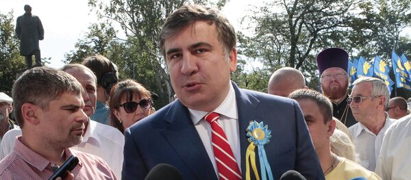 Бывший президент Грузии Михаил Саакашвили среди своих сторонников в Одессе - Sputnik Грузия