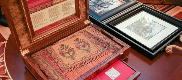 Президенты Беларуси и Грузии обменялись подарками - Sputnik Грузия