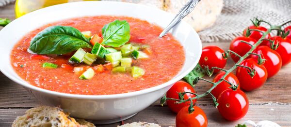 Томатный суп на столе - Sputnik Грузия