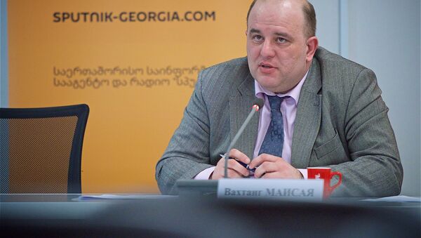 Эксперт из Грузии Вахтанг Маисая участвует в видеомосте с Минском - Sputnik Грузия