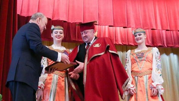 Президенту Грузии Георгию Маргвелашвили присвоили звание почетного профессора Белорусского университета - Sputnik Грузия