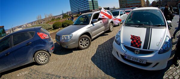 Акция протеста автомобилистов против повышения цен на топливо и акцизы на автомобили - Sputnik Грузия