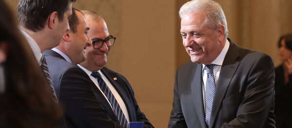 Еврокомиссар по вопросам миграции и гражданства Димитрис Аврамопулос - Sputnik Грузия