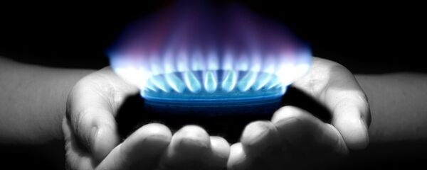 Газовая конфорка в руках - Sputnik Грузия