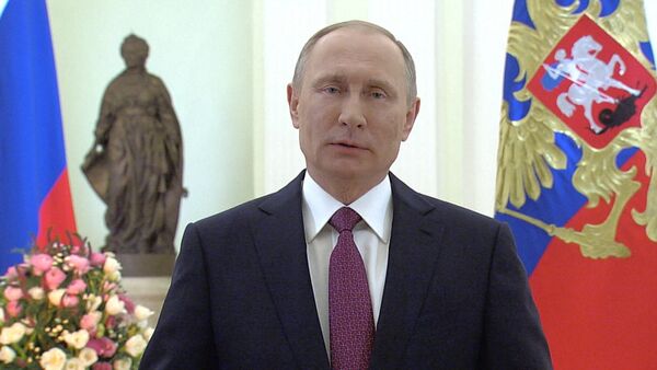 Владимир Путин поздравил российских женщин с 8 марта - Sputnik Грузия