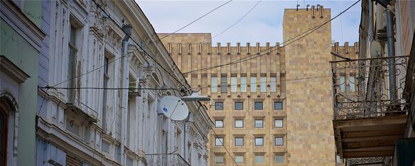 Вид на здание администрации правительства Грузии с улицы Сулхан-Саба Орбелиани - Sputnik Грузия