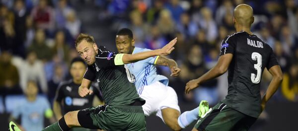 Французский форвард «Сельта Виго» Клаудио Бову (в центре) забивает гол во время 1/16 финала Лиги Европы УЕФА на поле «Сельта де Виго» в матче против «Краснодара» - Sputnik Грузия