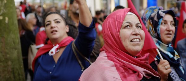 თურქების მიტინგი ჰამბურგში თურქების მიტინგი ჰამბურგში - Sputnik საქართველო