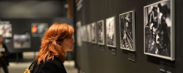 ფოტოგამოფენის დამთვალიერებელი - Sputnik საქართველო