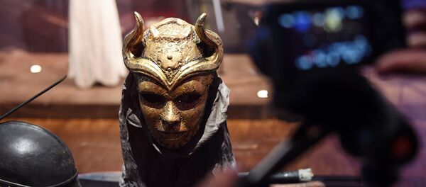 კადრი ფილმიდან „სამეფო კარის თამაშები“ კადრი ფილმიდან „სამეფო კარის თამაშები“ - Sputnik საქართველო