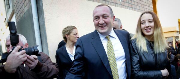 საქართველოს პრეზიდენტი თავის ქალიშვილთან ერთად საქართველოს პრეზიდენტი თავის ქალიშვილთან ერთად - Sputnik საქართველო