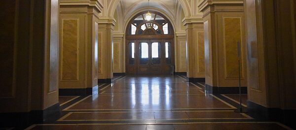 Вид на главный вход из внутренних помещений театра им. Шота Руставели - Sputnik Грузия