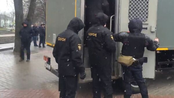 Задержание участников несанкционированной акции оппозиции в Минске - Sputnik Грузия