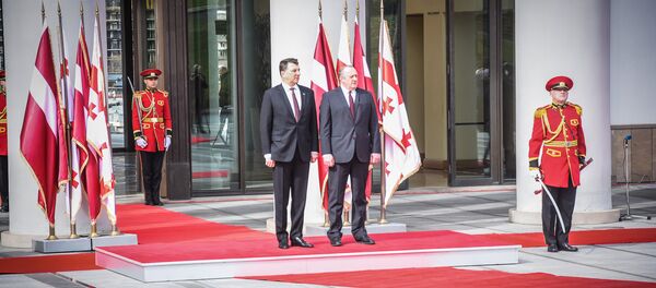 Почетный караул и гимны двух стран: Раймонд Вейонис прибыл в Грузию - Sputnik Грузия
