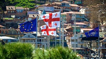 Флаги Евросоюза в центре столицы Грузии