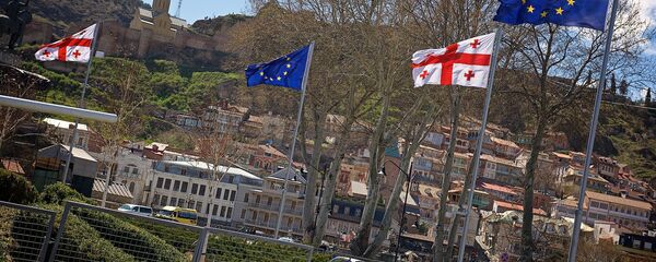 Флаги Евросоюза в центре столицы Грузии / - Sputnik Грузия