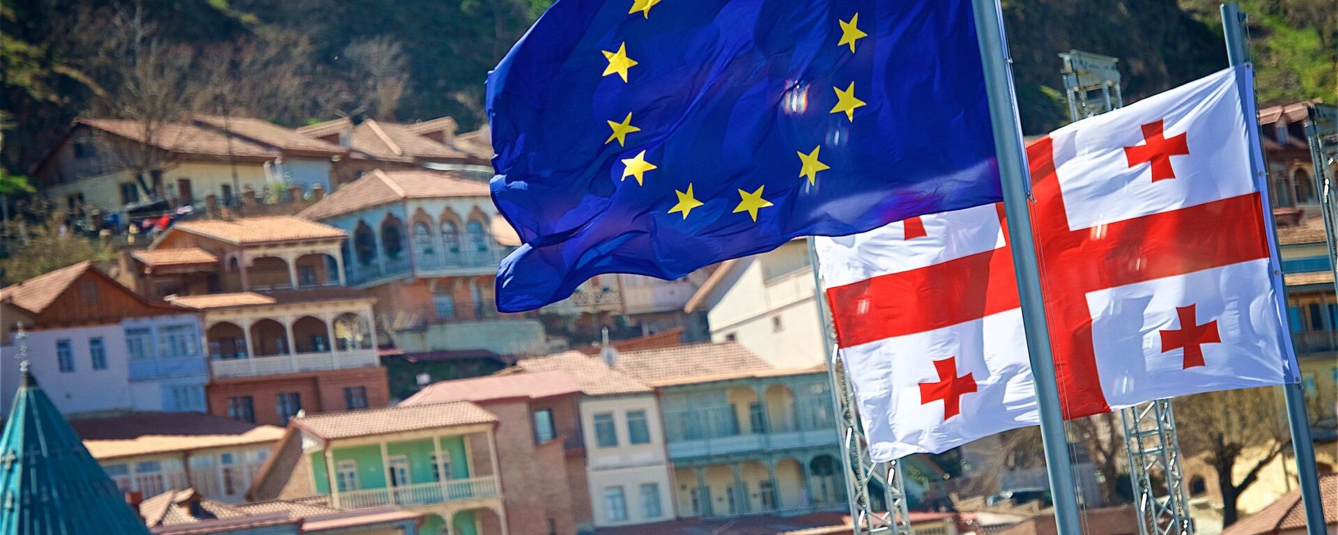  Флаги Евросоюза в центре столицы Грузии - Sputnik Грузия, 1920, 02.12.2021