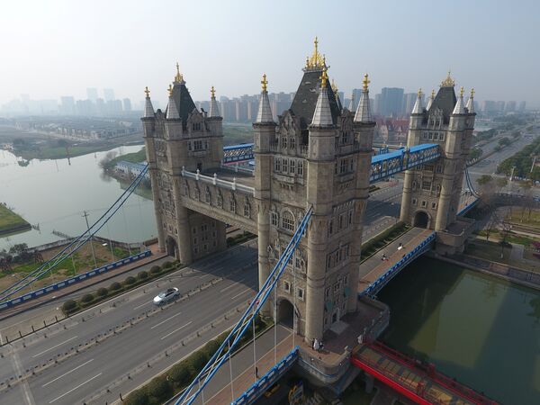 Похожий на Тауэрский мост в Лондоне, мост в Сучжоу, провинция Цзянсу - Sputnik Грузия