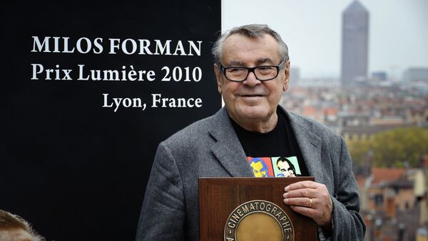 Американский режиссер Милош Форман во время фотосессии после присуждения ему приза за свой вклад в кино в Лионе, на востоке Франции - Sputnik Грузия