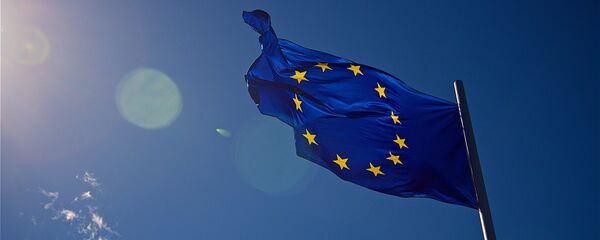 Флаг Евросоюза на одной из улиц в столице Грузии - Sputnik Грузия