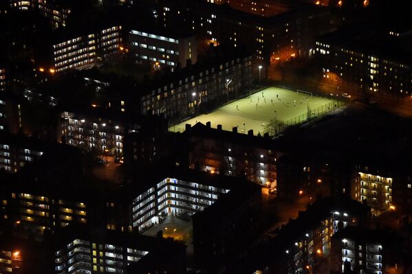 ლონდონის ცენტრში ღამით ფეხბურთის თამაში - Sputnik საქართველო