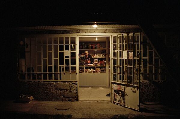 ქალი მაღაზიაში ქალი მაღაზიაში - Sputnik საქართველო