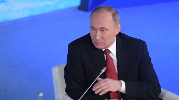 Президент РФ В. Путин посетил Международный арктический форум Арктика - территория диалога - Sputnik Грузия