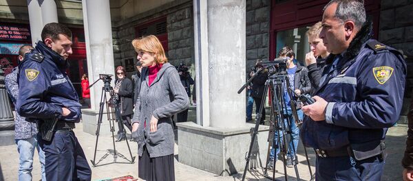 Акция уличных торговцев у станции метро Марджанишвили - Sputnik Грузия