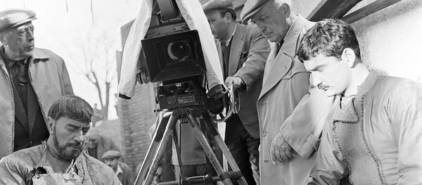 Режиссеры Михаил Чиаурели и Георгий Шенгелая на съемках фильма Иные нынче времена - Sputnik Грузия