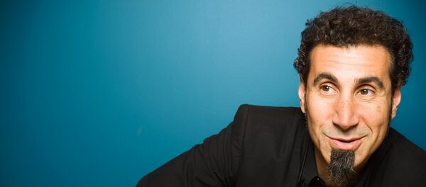 Лидер группы System of a down Серж Танкян Лидер группы System of a down Серж Танкян - Sputnik Грузия