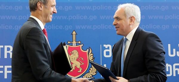 რობ უენრაითი და გიორგი მღებრიშვილი რობ უენრაითი და გიორგი მღებრიშვილი - Sputnik საქართველო