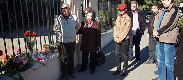 В столице Грузии почтили память жертв взрыва в метро Петербурга - Sputnik Грузия