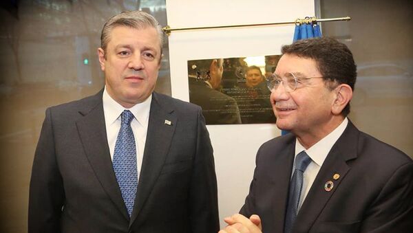Премьер-министр Грузии Георгий Квирикашвили и президент ВТООН  Талебом Рифаи открыли почетную доску с именем Квирикашвили - Sputnik Грузия