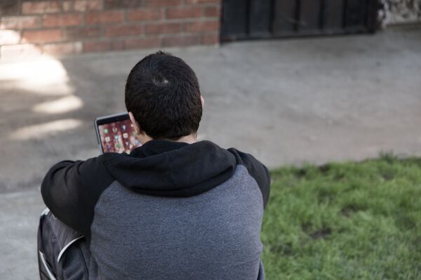 ბიჭი პლანშეტით - Sputnik საქართველო