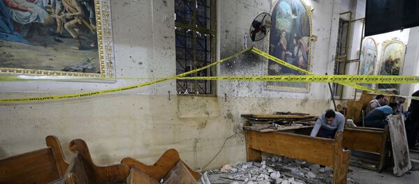 Последствия взрыва, произошедшего в воскресенье 9 апреля в коптской православной церкви в Танта, Египет - Sputnik Грузия