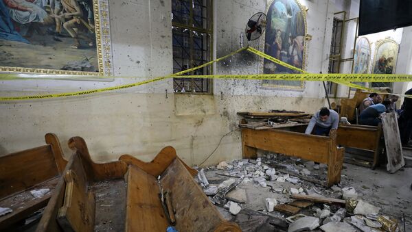 Последствия взрыва, произошедшего в воскресенье 9 апреля в коптской православной церкви в Танта, Египет - Sputnik Грузия