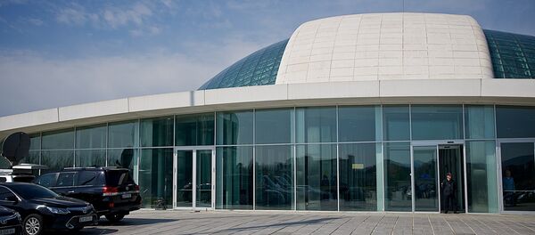 Вход в здание парламента Грузии - Sputnik Грузия