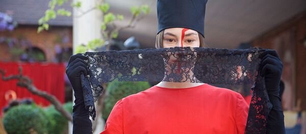 Перформанс в честь Софико Чиаурели на открытии Тбилисской Недели моды - Sputnik Грузия