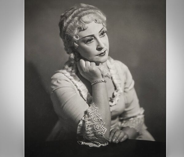 Одна из ведущих актрис Тбилисской оперы с 1935 по 1960 годы Гертруда Шмальцель Одна из ведущих актрис Тбилисской оперы с 1935 по 1960 годы Гертруда Шмальцель - Sputnik Грузия